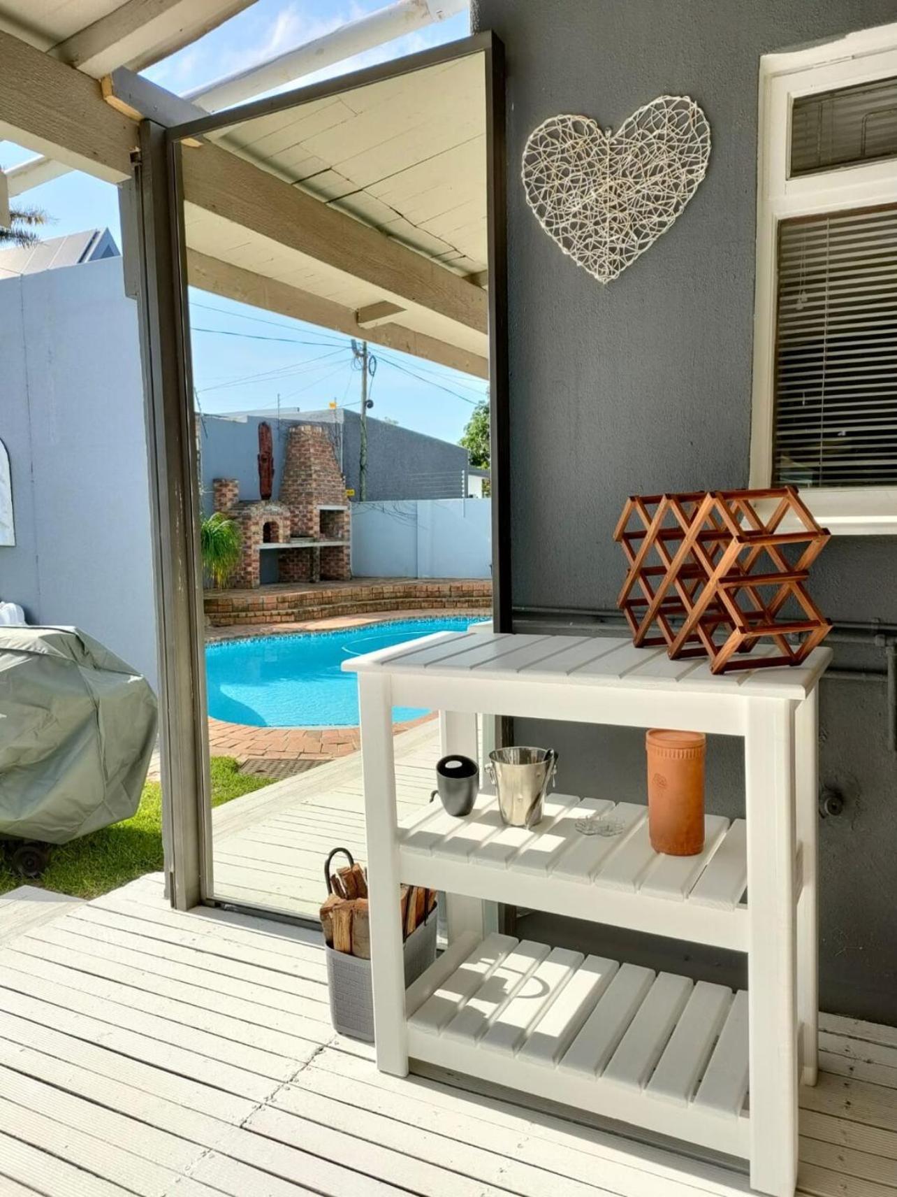 Luxury Living On Westview *