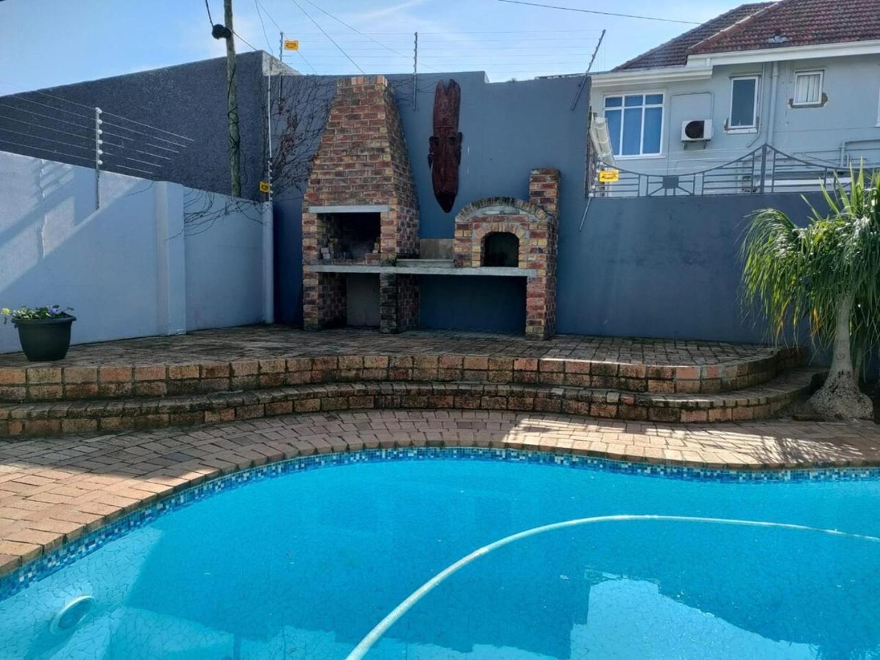 Holiday home Luxury Living On Westview *