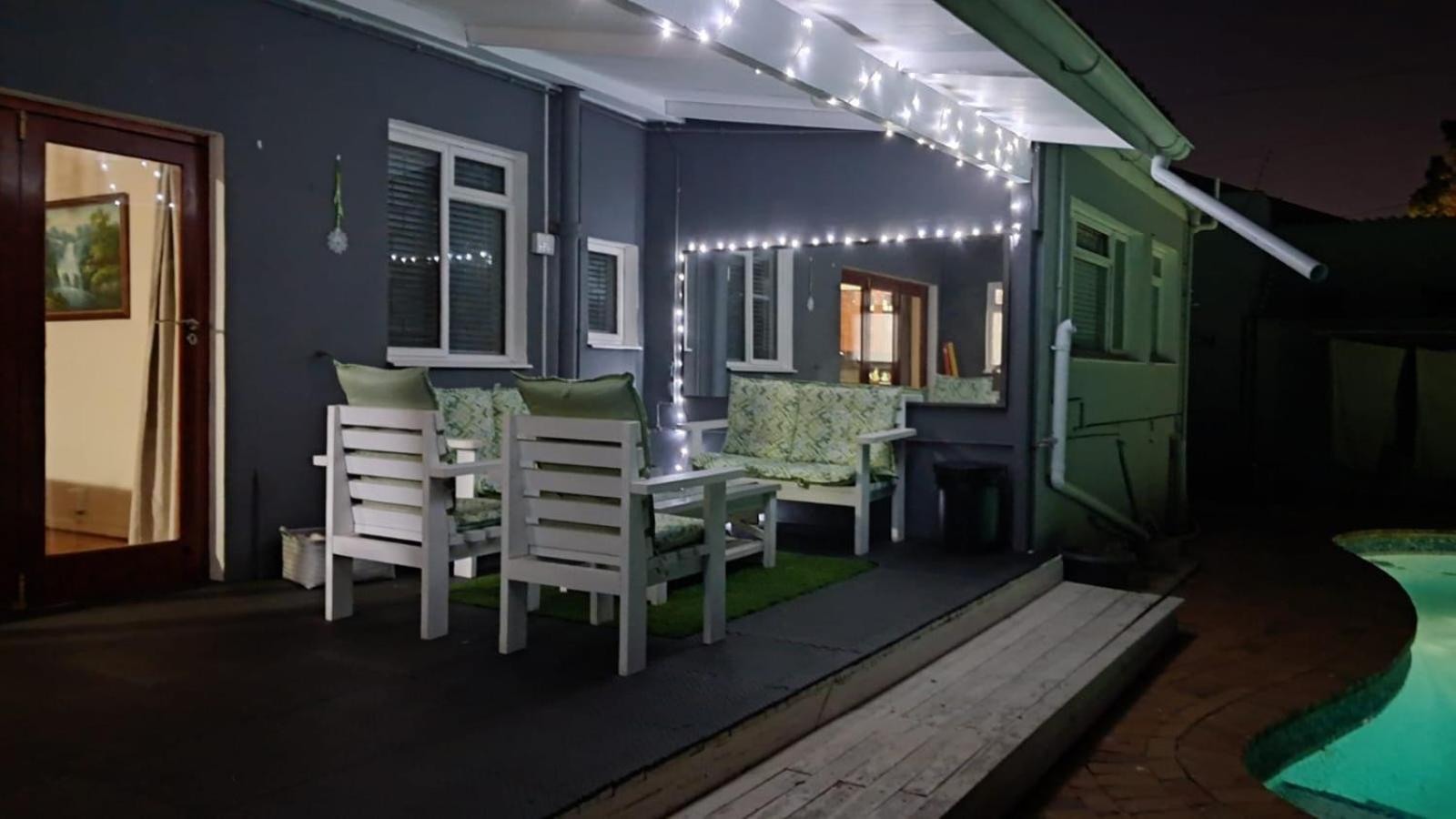 Luxury Living On Westview Holiday home